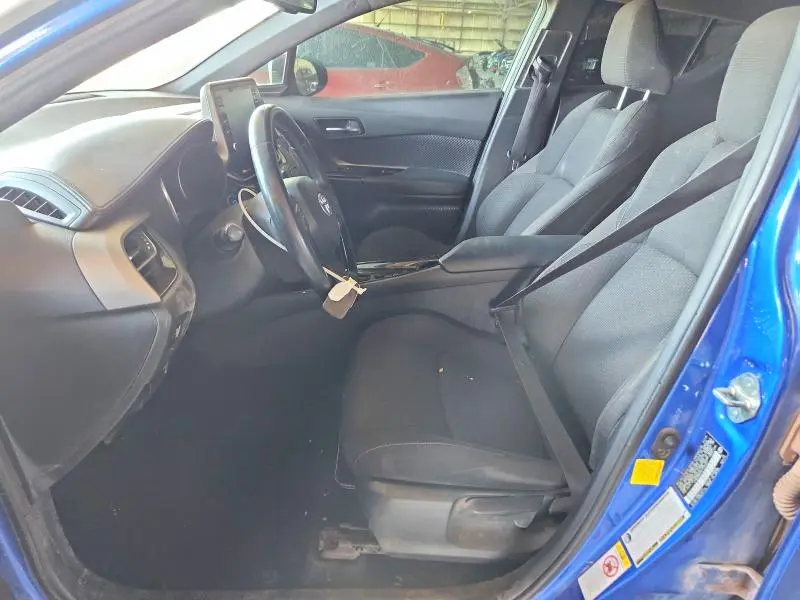 2019 TOYOTA C-HR XLE  