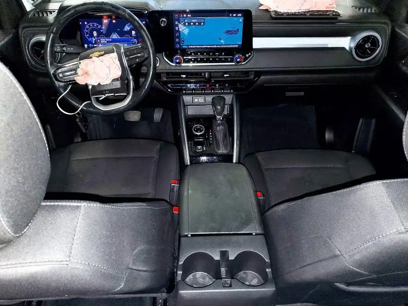 2024 CHEVROLET COLORADO LT  