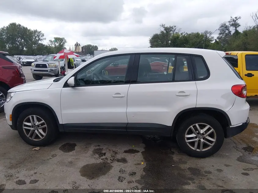 2011 VOLKSWAGEN TIGUAN S