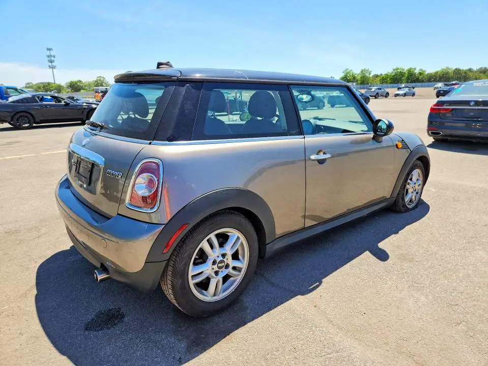 2012 MINI COOPER   