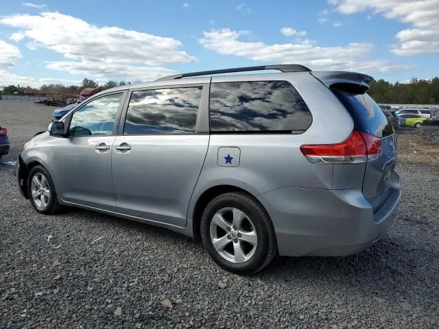 2011 TOYOTA SIENNA LE  