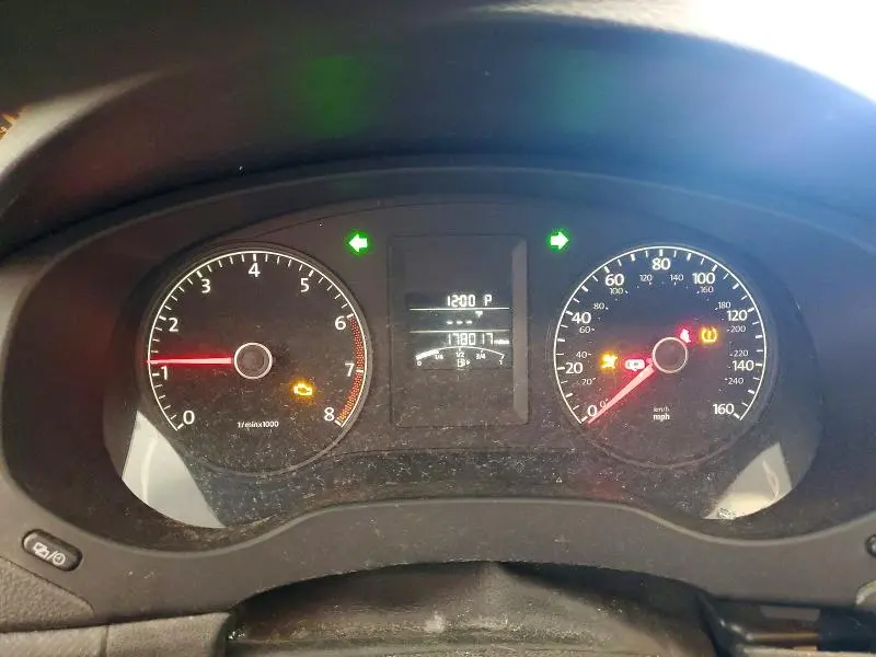 2013 VOLKSWAGEN JETTA BASE  