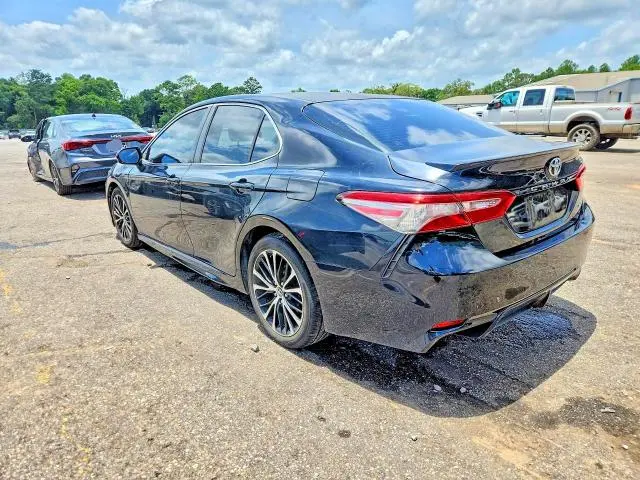 2018 TOYOTA CAMRY SE  
