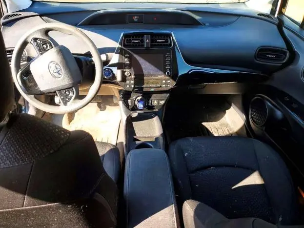 2021 TOYOTA PRIUS LE  