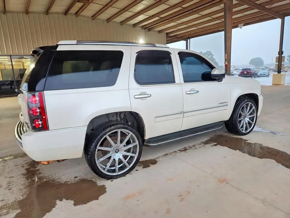 2011 GMC YUKON DENALI  
