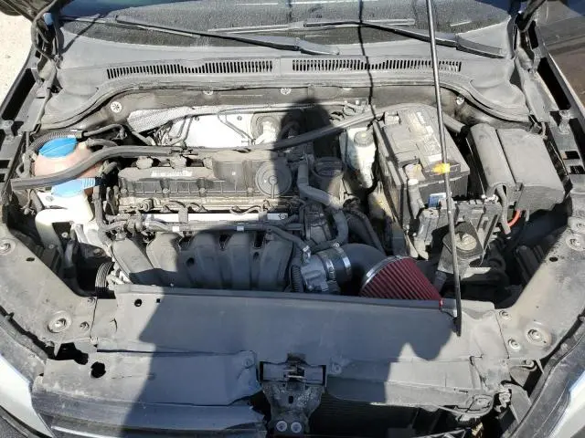2013 VOLKSWAGEN JETTA SE  