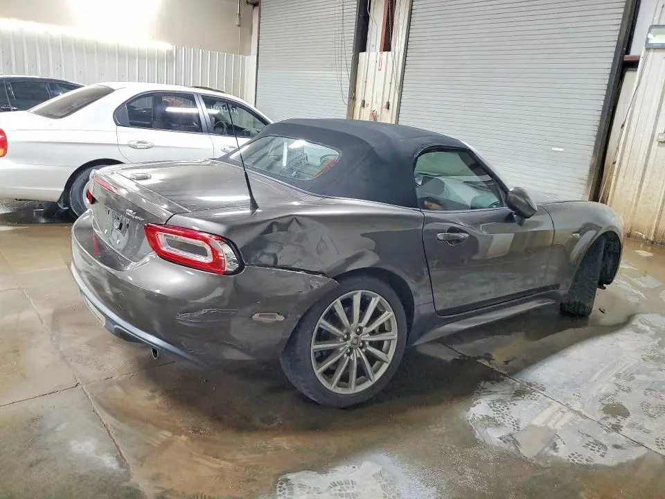 2017 FIAT 124 SPIDER CLASSICA  