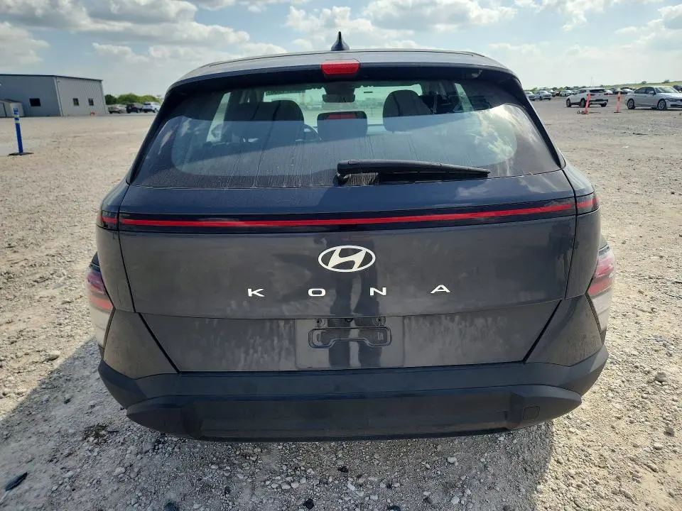 2024 HYUNDAI KONA SE  