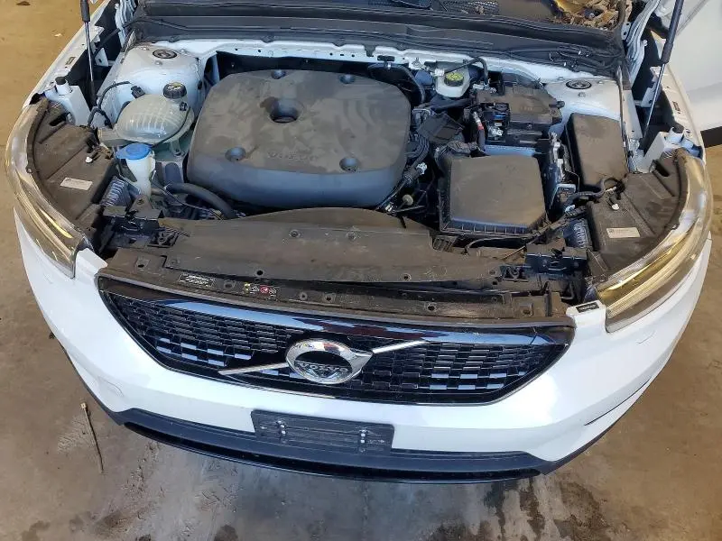 2021 VOLVO XC40 T5 R-DESIGN  