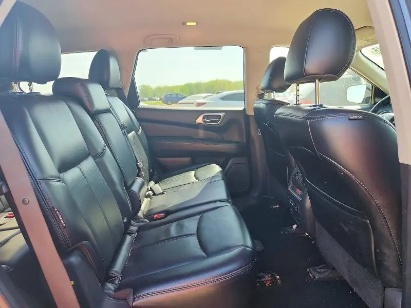 2020 NISSAN PATHFINDER SL  