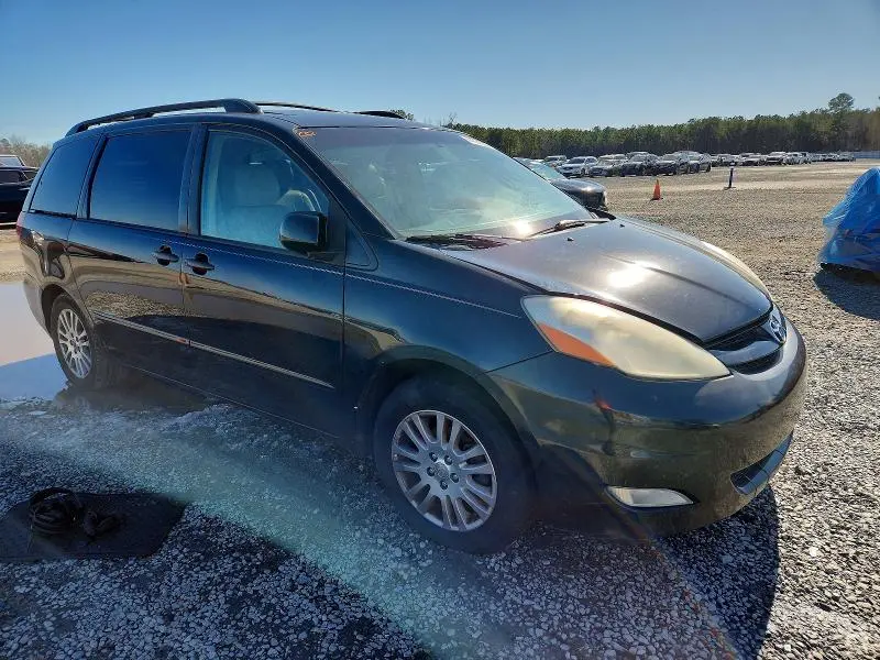 2010 TOYOTA SIENNA XLE  