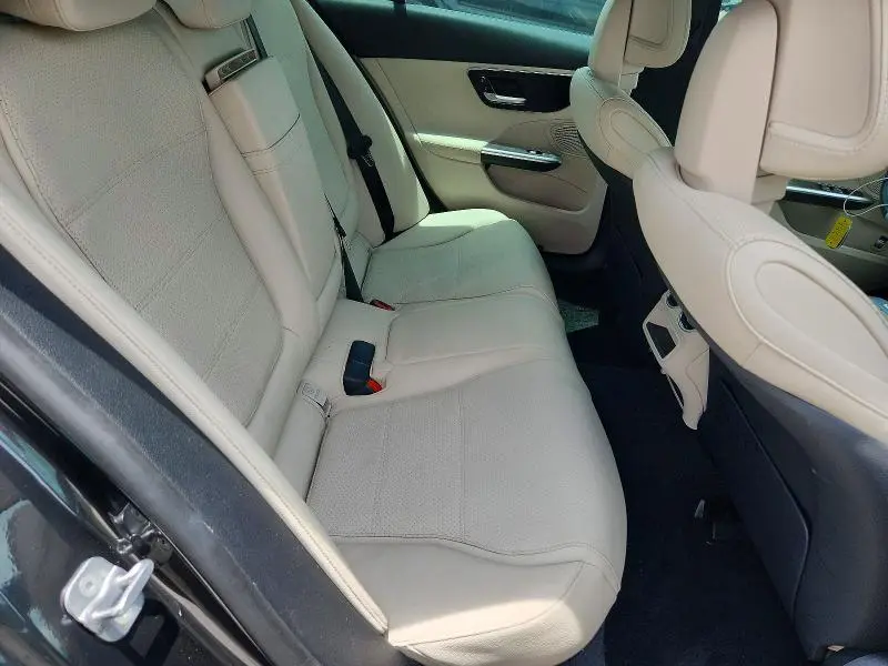2025 MERCEDES-BENZ C 300  