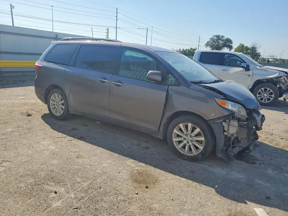2015 TOYOTA SIENNA XLE 7-PASSENGER  