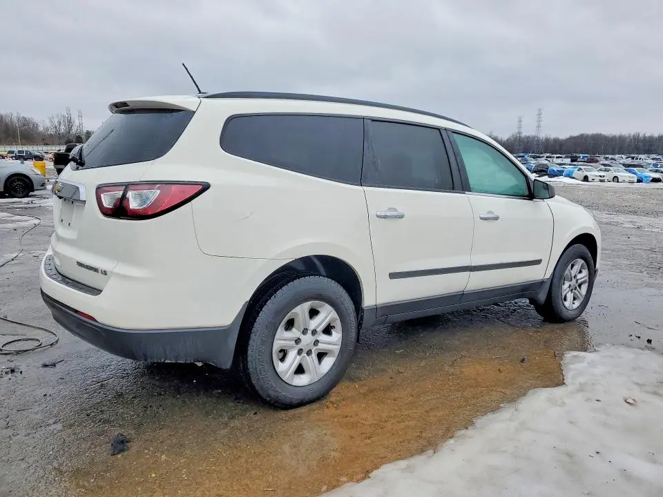 2014 CHEVROLET TRAVERSE LS  