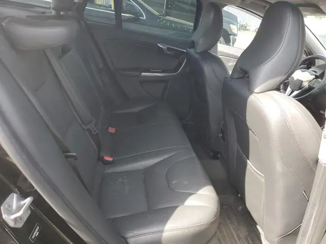 2016 VOLVO V60 CROSS COUNTRY PREMIER  