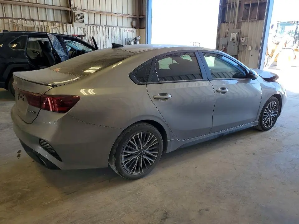 2024 KIA FORTE GT LINE  