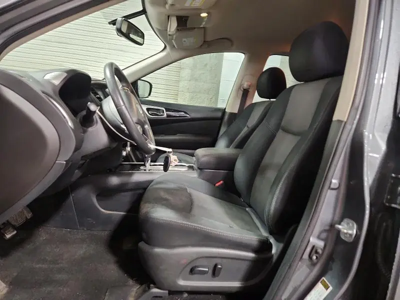 2017 NISSAN PATHFINDER SV  