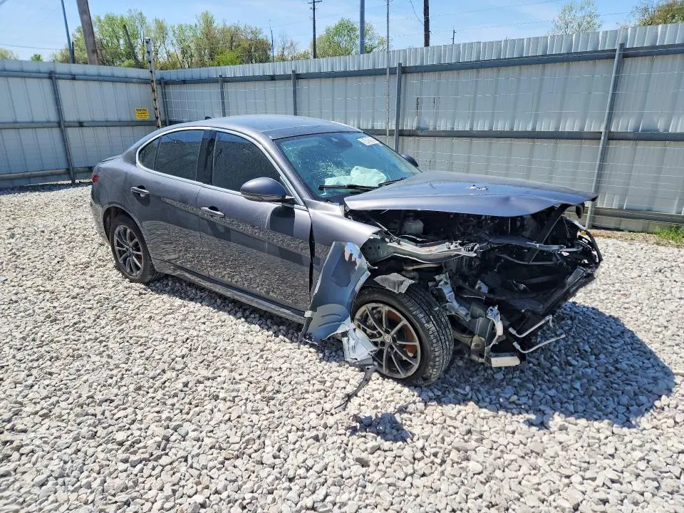 2018 ALFA ROMEO GIULIA Q4  