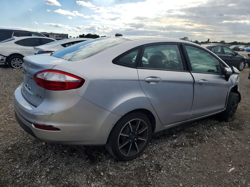 2017 FORD FIESTA SE  