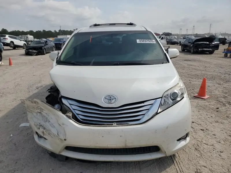 2013 TOYOTA SIENNA LIMITED 7-PASSENGER  