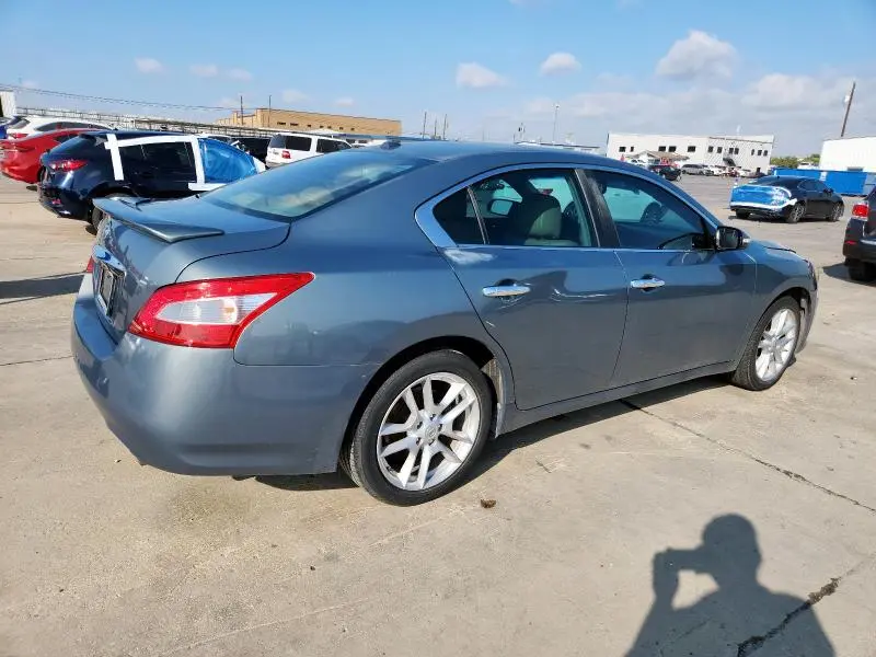 2011 NISSAN MAXIMA S  