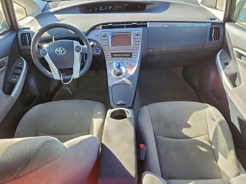 2014 TOYOTA PRIUS PLUG-IN   