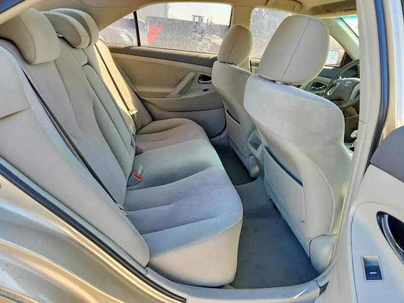 2011 TOYOTA CAMRY LE  