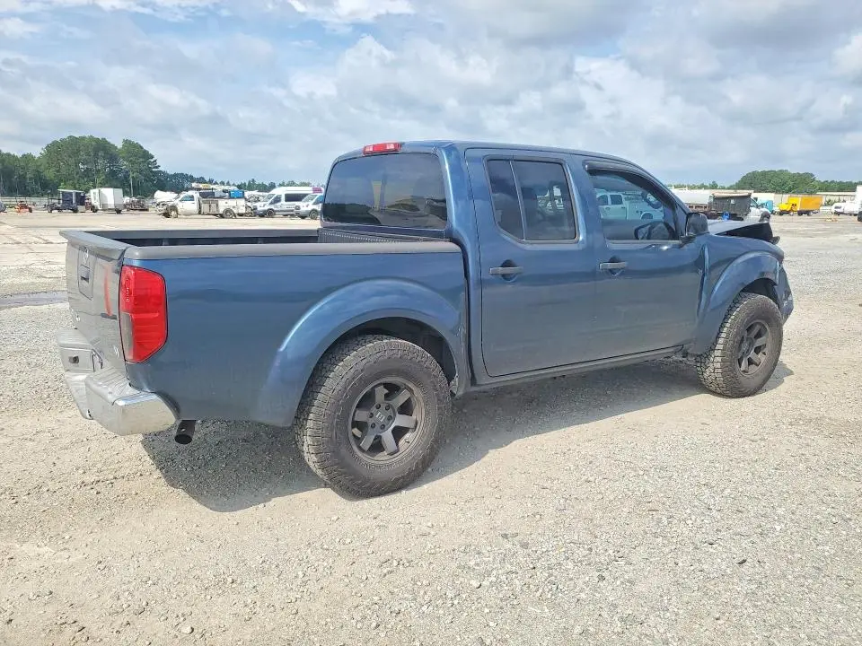 2013 NISSAN FRONTIER S  