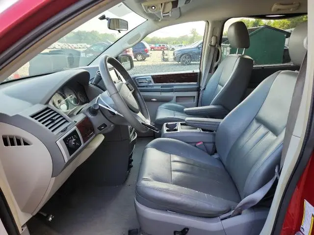 2010 CHRYSLER TOWN & COUNTRY TOURING  