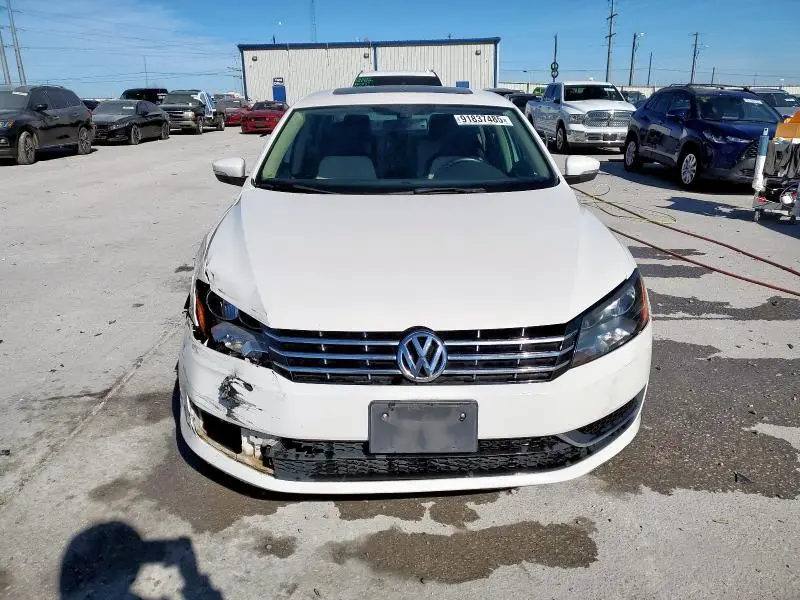 2014 VOLKSWAGEN PASSAT SE  