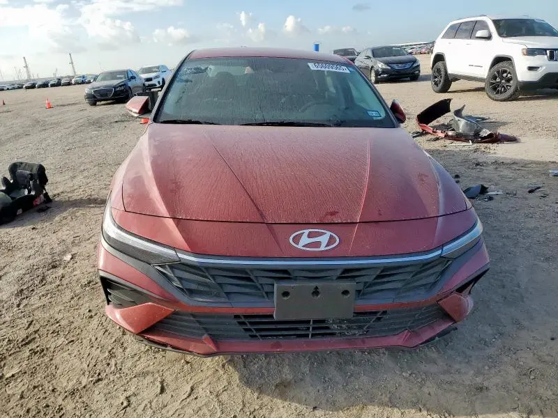 2024 HYUNDAI ELANTRA SE  