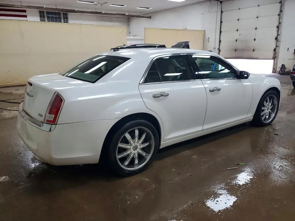 2013 CHRYSLER 300   