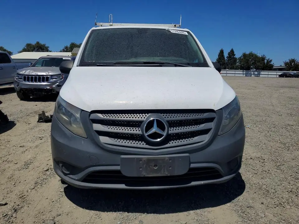 2017 MERCEDES-BENZ METRIS   