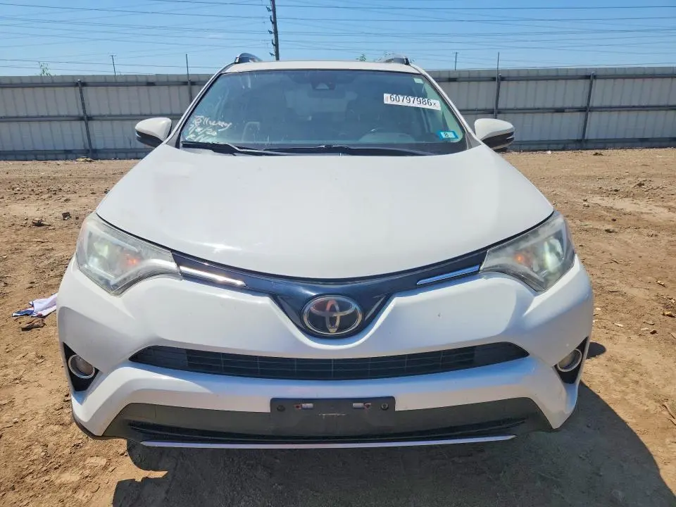 2017 TOYOTA RAV4 XLE  