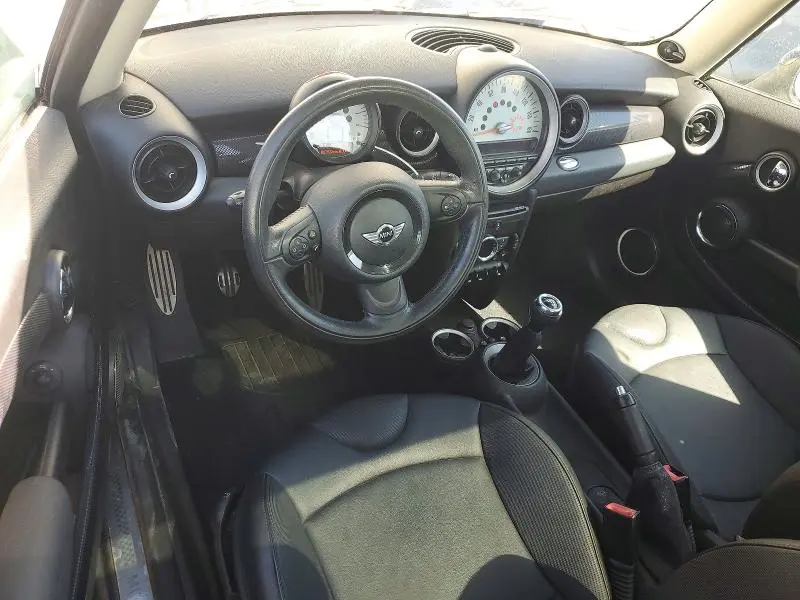 2011 MINI COOPER S  