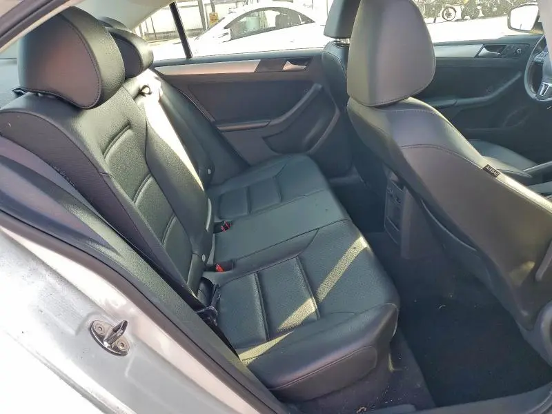 2014 VOLKSWAGEN JETTA SE  