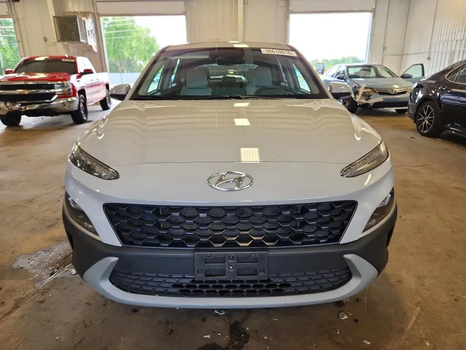 2022 HYUNDAI KONA SE  