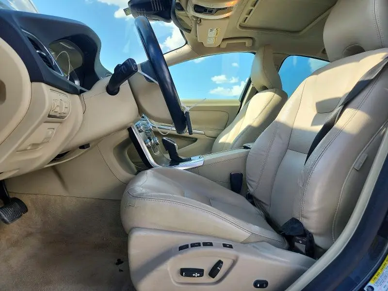 2015 VOLVO S60 PLATINUM  