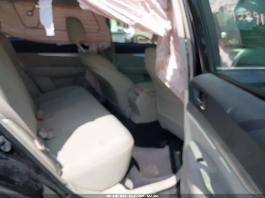 2010 SUBARU OUTBACK 2.5I