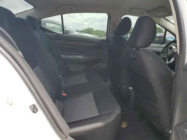 2022 NISSAN VERSA S  
