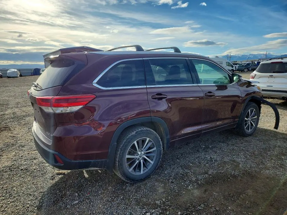 2017 TOYOTA HIGHLANDER XLE  