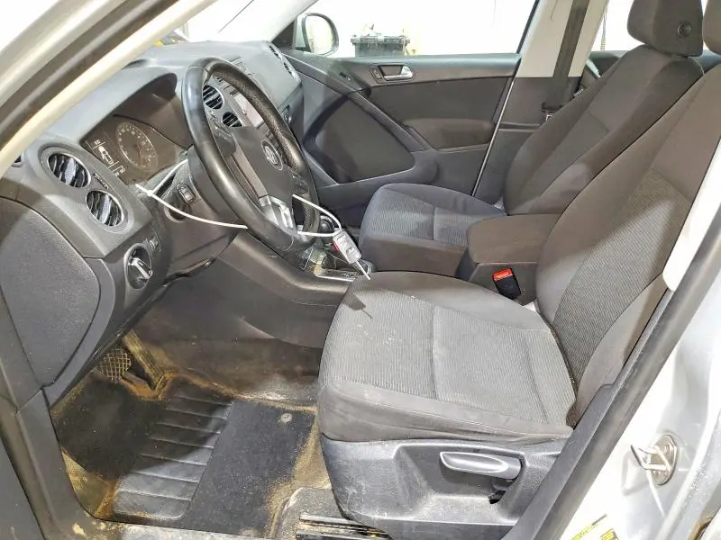 2013 VOLKSWAGEN TIGUAN S  