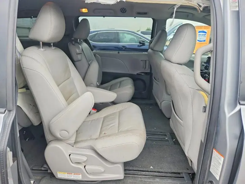 2015 TOYOTA SIENNA XLE 8-PASSENGER  