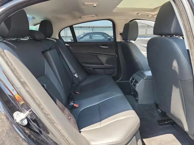 2017 JAGUAR XE PREMIUM  