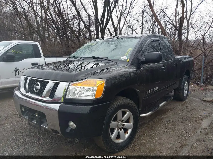 2010 NISSAN TITAN SE