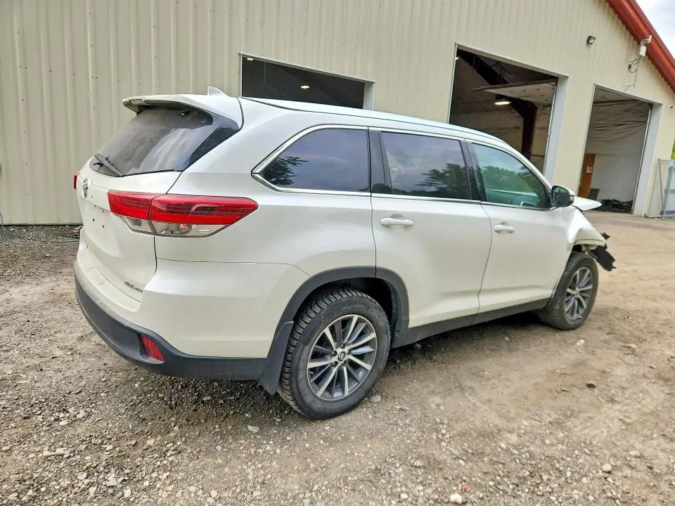 2019 TOYOTA HIGHLANDER XLE  