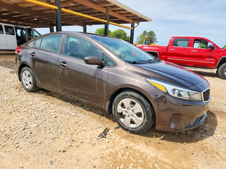 2017 KIA FORTE LX  