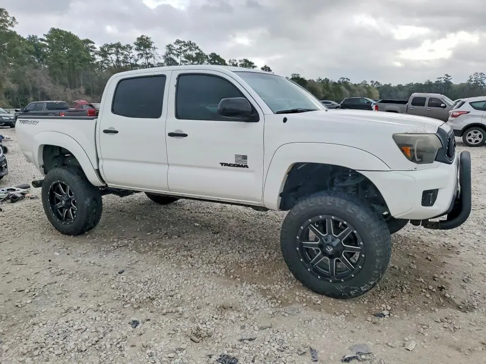 2015 TOYOTA TACOMA V6  