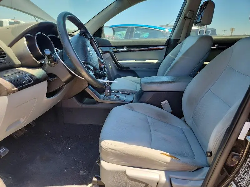 2013 KIA SORENTO LX  