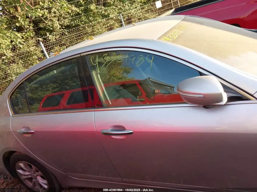 2013 HYUNDAI GENESIS 3.8